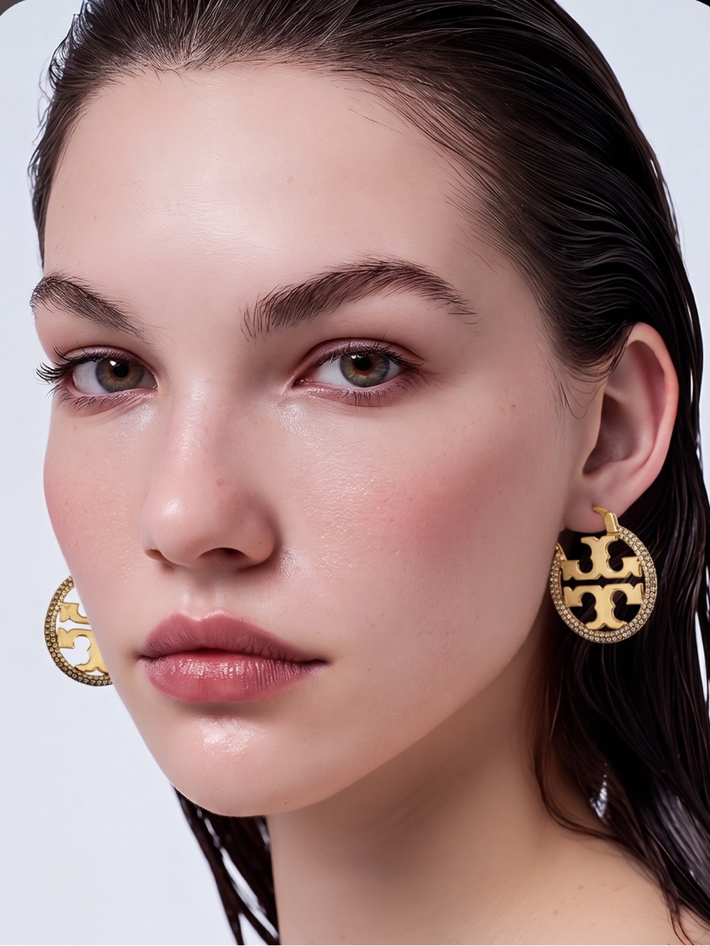 ❌PRICE DROP ❌Tori Burch Miller Small Hoop Gold /Crystal Earrings.